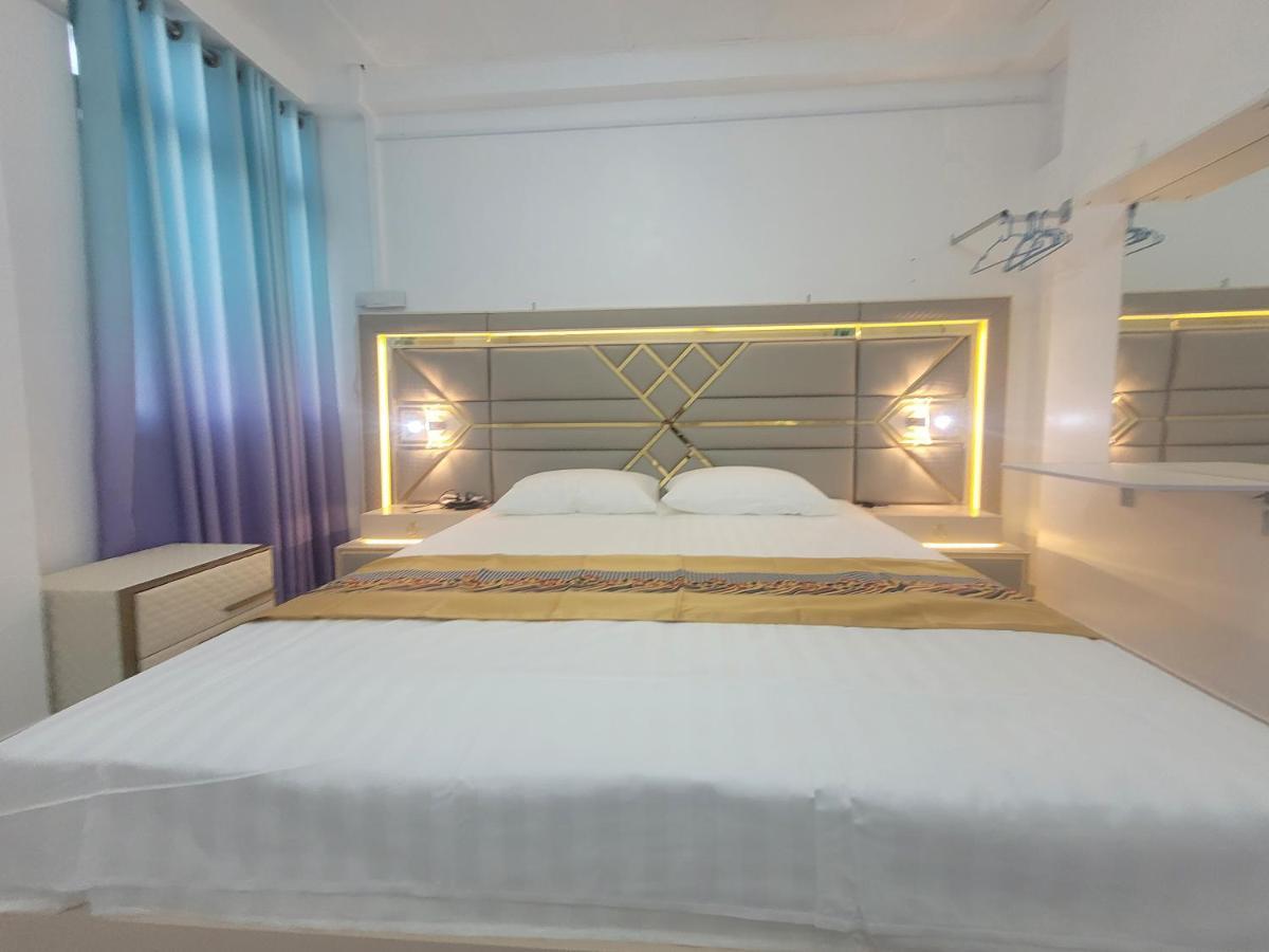 Ontrack Travel Transit Hotel มาเล ภายนอก รูปภาพ