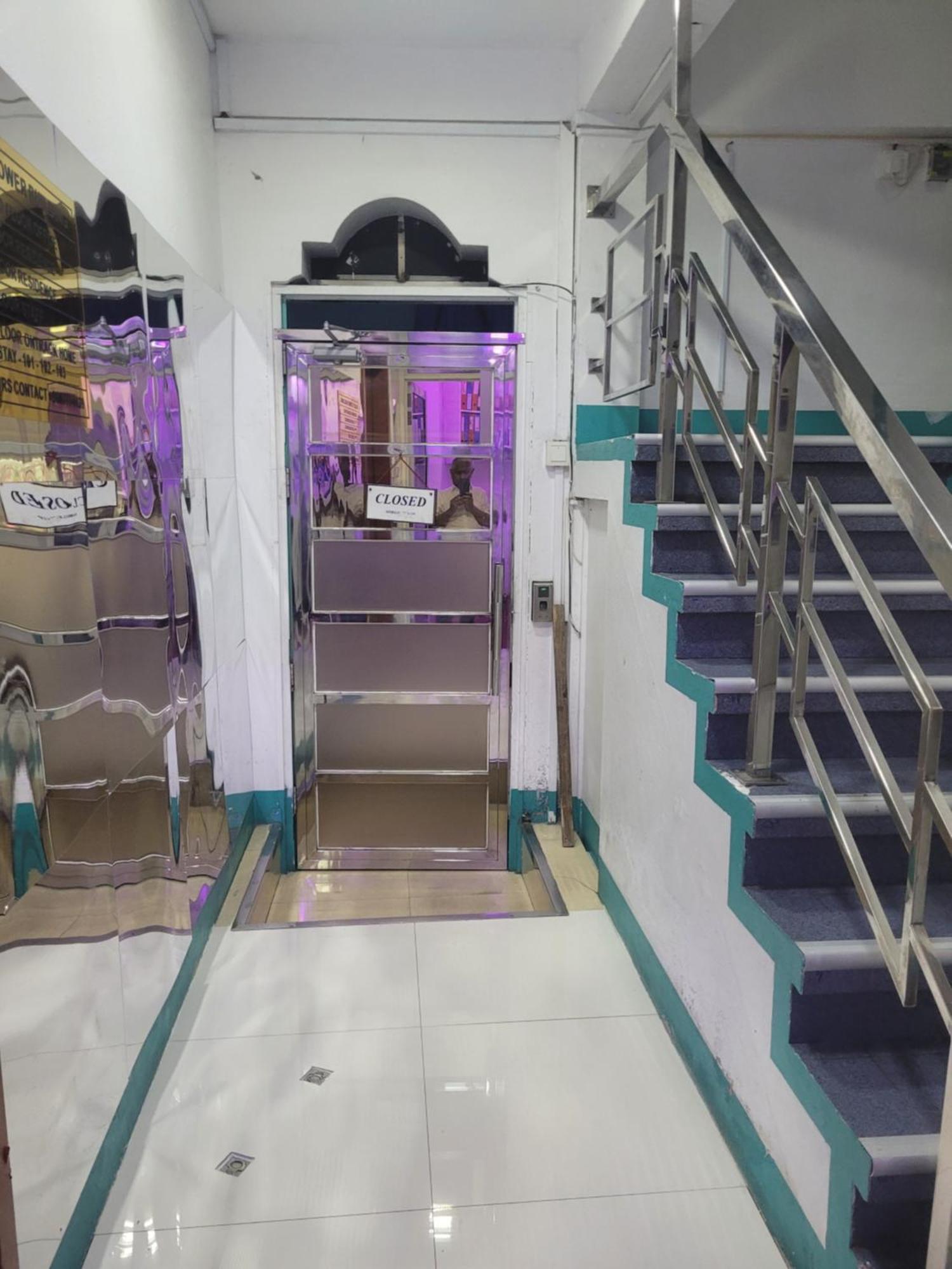 Ontrack Travel Transit Hotel มาเล ภายนอก รูปภาพ