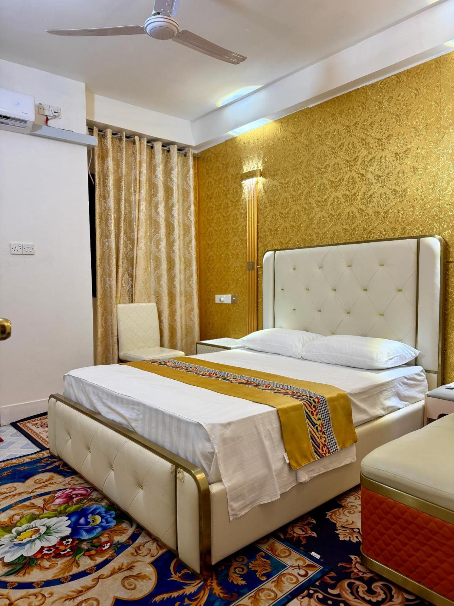 Ontrack Travel Transit Hotel มาเล ภายนอก รูปภาพ